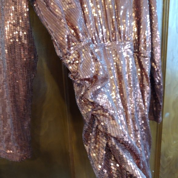 Backless embellished ruched nini dress - Picture 8 of 10